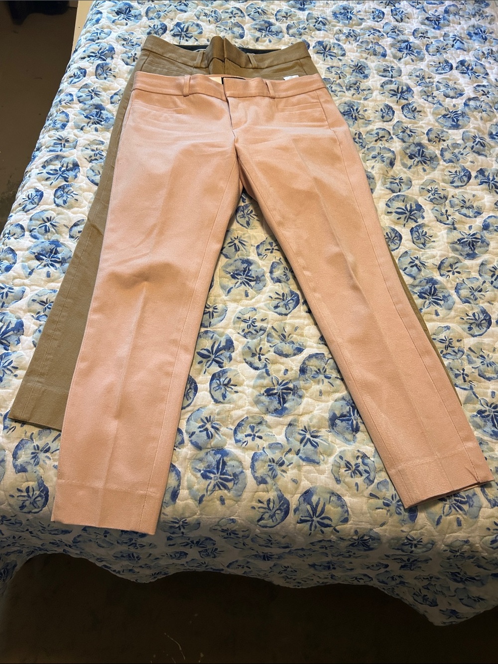 Banana Republic Slim Crop Pants in Blush Pink